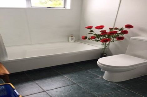 Photo of property in 2b Sunhaven Drive, Newlands, Wellington, 6037