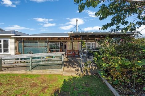 Photo of property in 78 Tararua Road, Levin, 5571