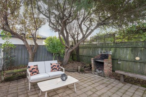 Photo of property in 2/62 Parkers Road, Tahunanui, Nelson, 7011