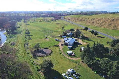 Photo of property in 2966 State Highway 2, Waipukurau, 4281