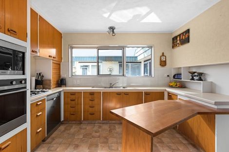 Photo of property in 14 D'arcy Place, Taradale, Napier, 4112