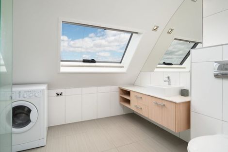 Photo of property in 6/50 Marine Parade, Mount Maunganui, 3116