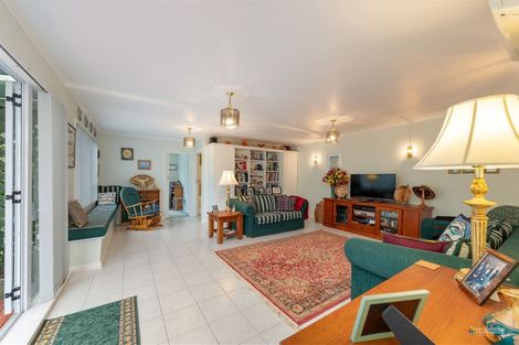 Photo of property in 15 Maple Grove, Maungaraki, Lower Hutt, 5010