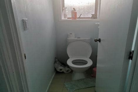 Photo of property in 1/52 Sunderlands Road, Half Moon Bay, Auckland, 2012