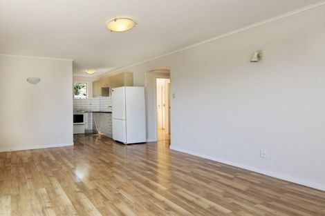 Photo of property in 98 Seaview Road, Piha, New Lynn, 0772