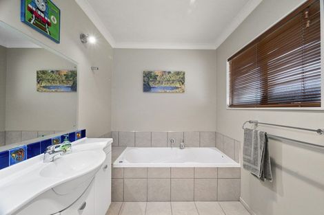 Photo of property in 37 Acacia Bay Road, Nukuhau, Taupo, 3330