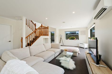 Photo of property in 33 Woodford Avenue, Henderson, Auckland, 0610