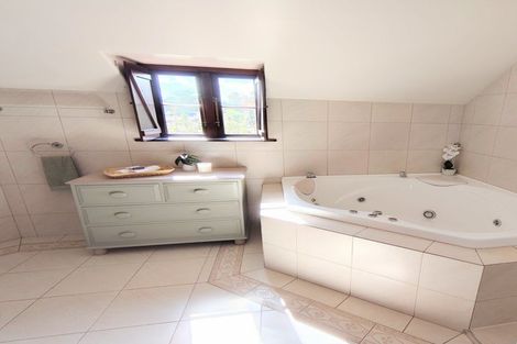 Photo of property in Summerhouse Cottages,unit 203, 3/3 Quiet Woman Way, Monaco, Nelson, 7011