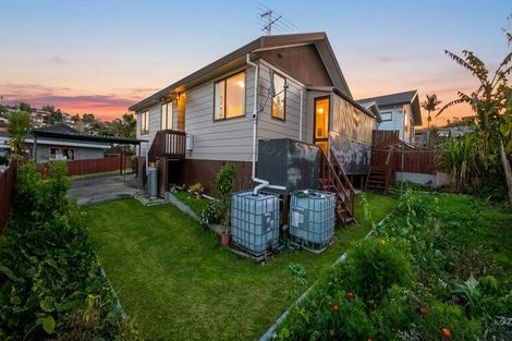 Photo of property in 17 Faram Place, Massey, Auckland, 0614