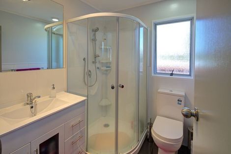 Photo of property in 6 Tree Top Lane, Paparangi, Wellington, 6037