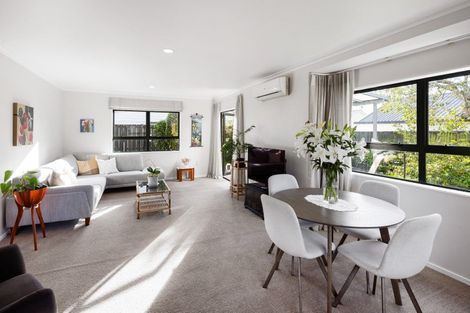 Photo of property in 28a Weld Street, Cambridge, 3434