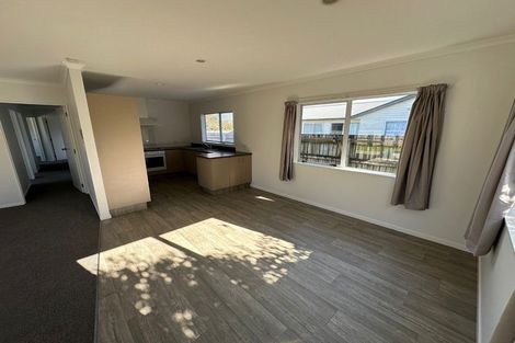 Photo of property in 369 Waihi Road, Normanby, Hawera, 4614