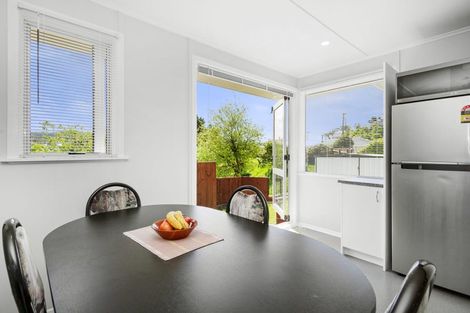 Photo of property in 5 Cara Crescent, Paparangi, Wellington, 6037