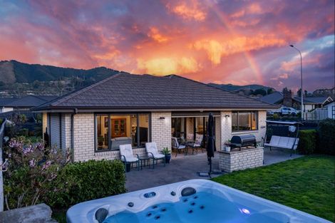 Photo of property in 10 Carmello Grove, Richmond, 7020