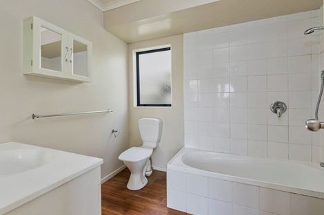 Photo of property in 56 Parrs Cross Road, Henderson, Auckland, 0612