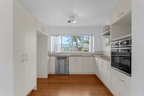 Photo of property in 16 Drummond Drive, Ranui, Auckland, 0612