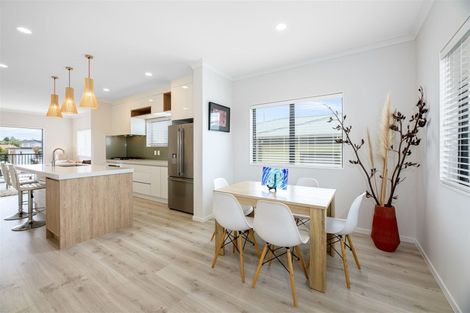 Photo of property in 49a Titirangi Road, New Lynn, Auckland, 0600