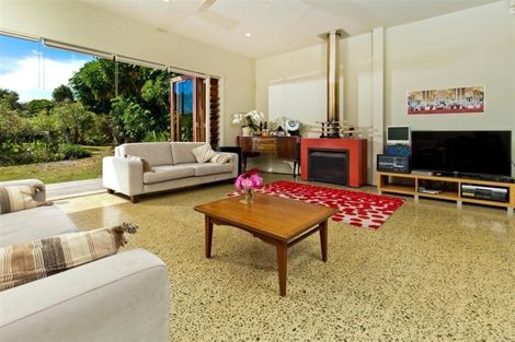 Photo of property in 166a Rimmer Road, Helensville, 0875