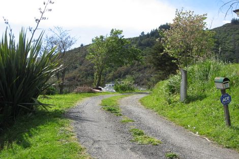 Photo of property in 27 Hampden Street, Picton, 7220