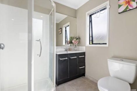 Photo of property in 13 Sonoma Crescent, Oteha, Auckland, 0632