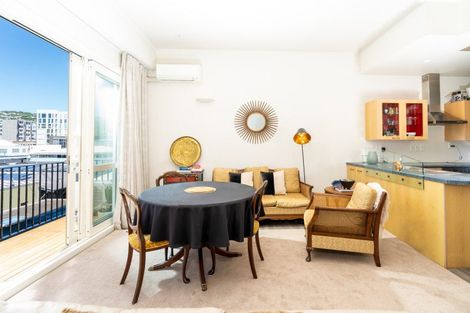 Photo of property in De Vere Apartments, 10/23 Tennyson Street, Te Aro, Wellington, 6011