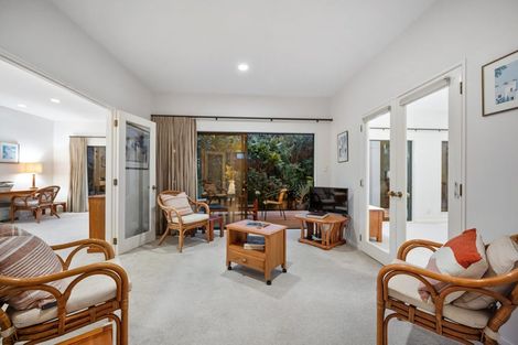 Photo of property in 28 Rosemary Avenue, Forrest Hill, Auckland, 0620