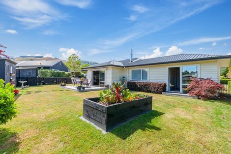 Photo of property in 6 Rogers Place, Kinloch, Taupo, 3377