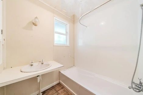 Photo of property in 29 Thomson Grove, Stokes Valley, Lower Hutt, 5019