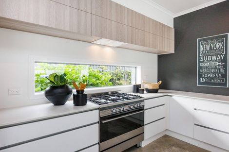 Photo of property in 1 Montgomery Terrace, Hokowhitu, Palmerston North, 4410