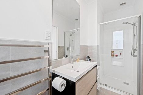 Photo of property in 53 Glidepath Road, Hobsonville, Auckland, 0616