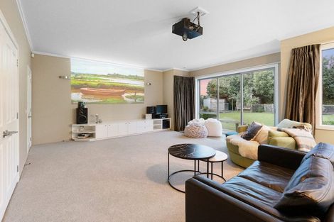 Photo of property in 2 Railway Lane, Outram, 9019
