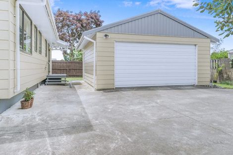 Photo of property in 86 Oakfield Crescent, Pukete, Hamilton, 3200