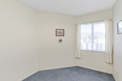 Photo of property in 2 Heihei Place, Paraparaumu, 5032