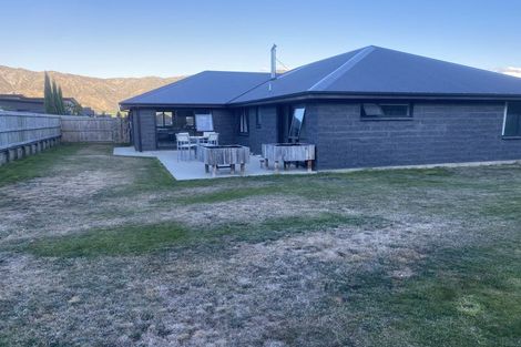 Photo of property in 9 Teal Place, Lake Hawea, 9382