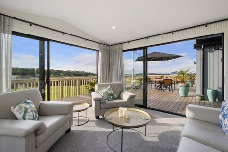 Photo of property in 37 Ridge Drive, Omokoroa, 3114