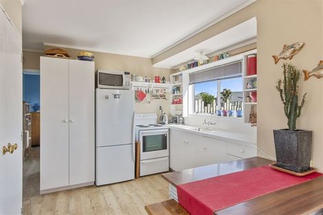 Photo of property in 3 Mavis Avenue, Waikawa Beach, Manakau, 5573