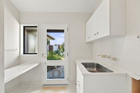 Photo of property in 11 Bankview Place, Amberley, 7410