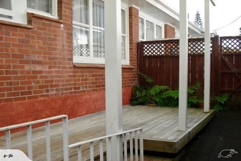 Photo of property in 2/71 Mount Smart Road, Onehunga, Auckland, 1061