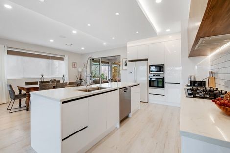 Photo of property in 140 Arran Point Parade, Orewa, 0931