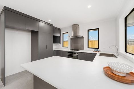 Photo of property in 57 Atlantic Drive, Fitzherbert, Palmerston North, 4410