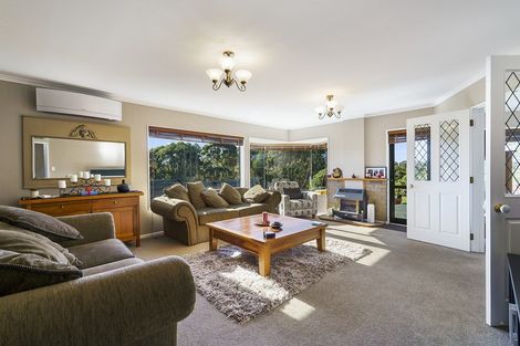 Photo of property in 4 Jasmine Place, Fitzherbert, Palmerston North, 4410