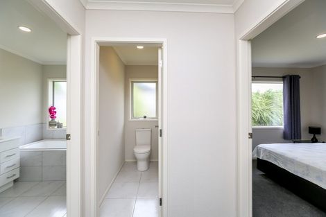 Photo of property in 14 Ryder Drive, Waiwhakaiho, New Plymouth, 4312