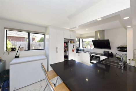 Photo of property in 2/4 Betwin Avenue, Sockburn, Christchurch, 8042