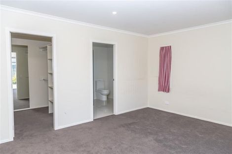 Photo of property in 11 Feist Street, Carterton, 5713
