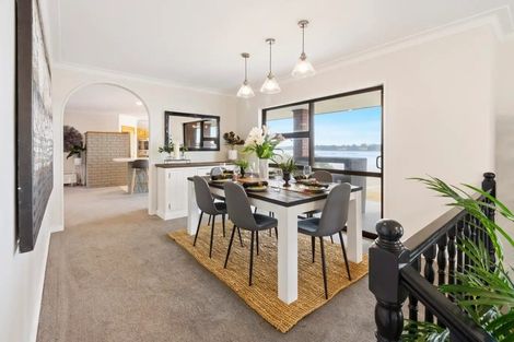 Photo of property in 8 Della Place, Conifer Grove, Takanini, 2112