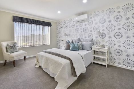 Photo of property in 15 Bejoy Rise, East Tamaki Heights, Auckland, 2016