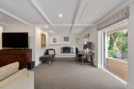 Photo of property in 84 Bolton Street, Kelburn, Wellington, 6012