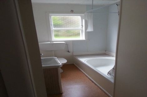 Photo of property in 12 Huntingdon Street, Northland, Wellington, 6012