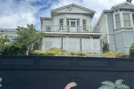 Photo of property in 122 Wallace Street, Mount Cook, Wellington, 6021