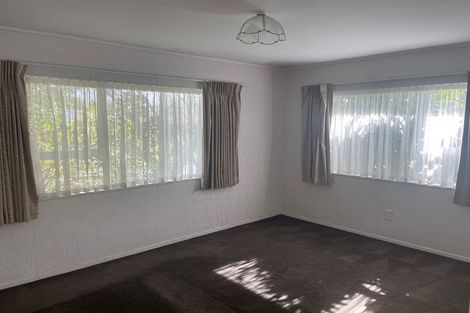 Photo of property in 2 Kerlin Crescent, West Harbour, Auckland, 0618
